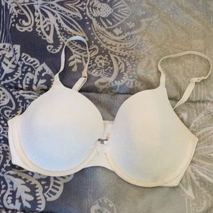 White victoria’s Secret bra